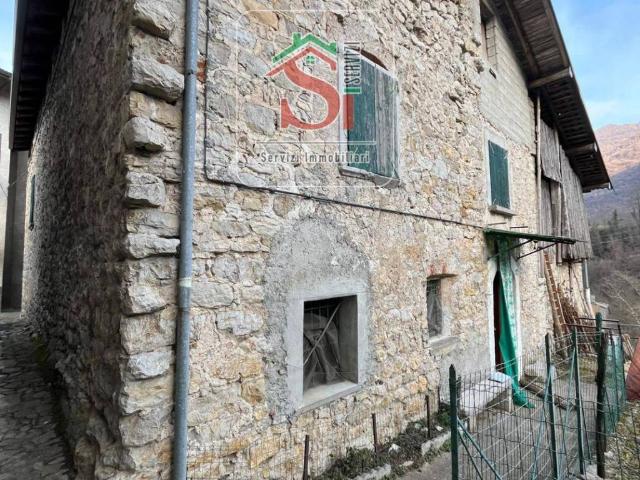 Rustico in vendita a Comunità Montana della Valle Brembana, Zogno