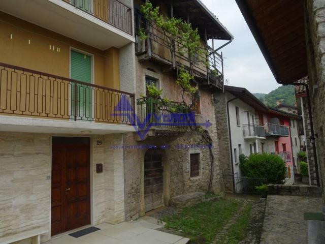 Rustico in vendita a Comunità Montana della Valle Brembana, Zogno