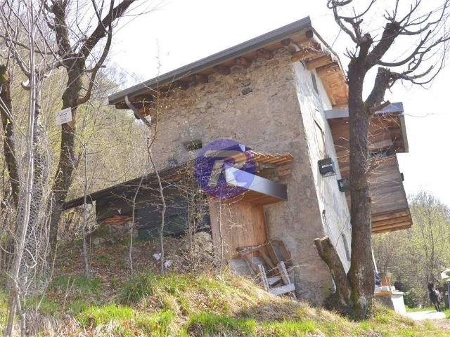 Rustico in vendita a Comunità Montana della Valle Brembana, Zogno