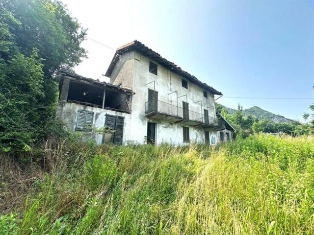 Villa Indipendente in vendita a Valmadrera, Lombardia