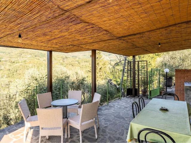Casa in vendita a Uzzano E Castello, Toscana