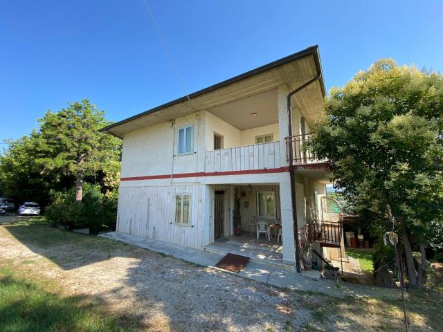 Rustico in vendita a Piattoni, Marche