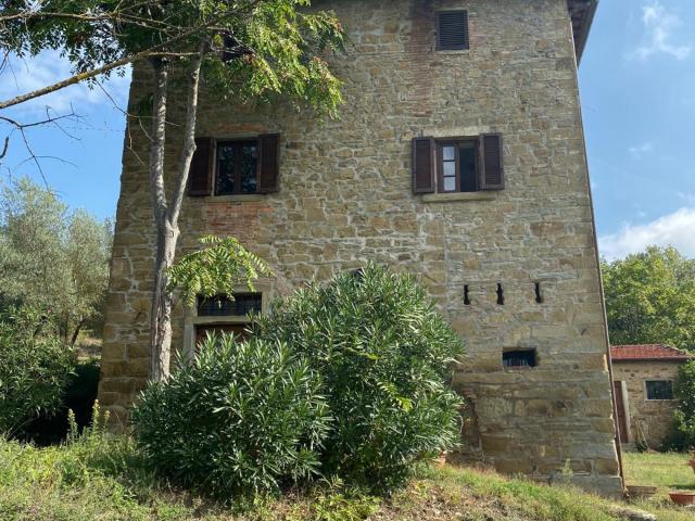 Rustico in vendita a Policiano, Palazzo Del Pero