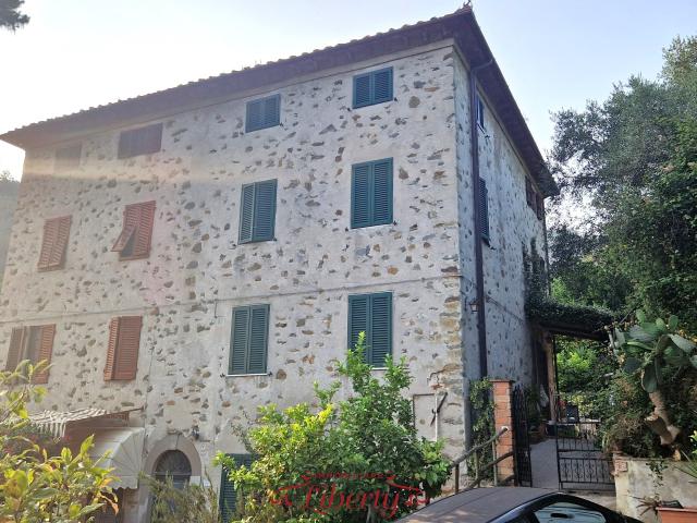 Rustico in vendita a Massarosa, Toscana