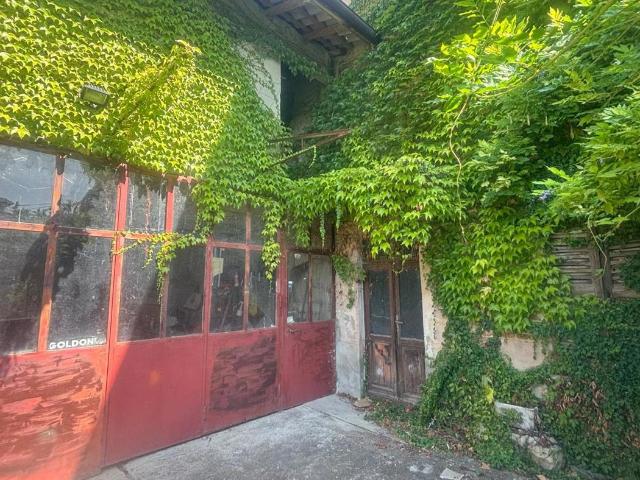 Rustico in vendita a Pietra De' Giorgi, Lombardia