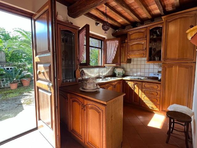Rustico in vendita a Tonfano, Toscana