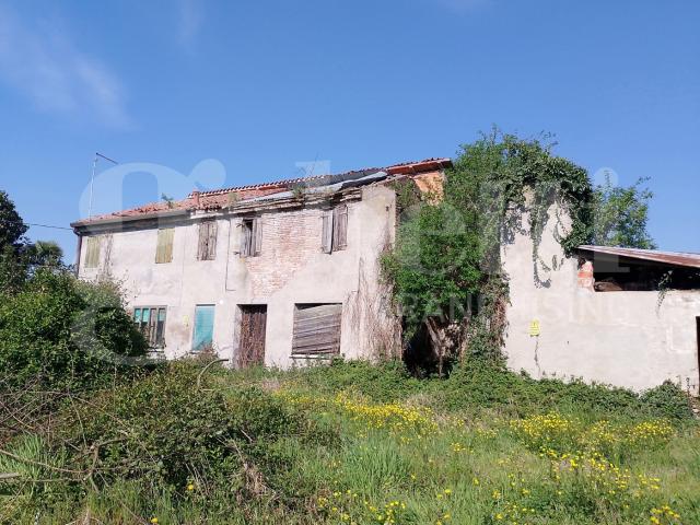 Rustico in vendita a Rovigo, Veneto