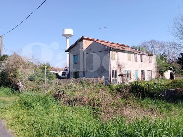 Rustico in vendita a Rovigo, Veneto