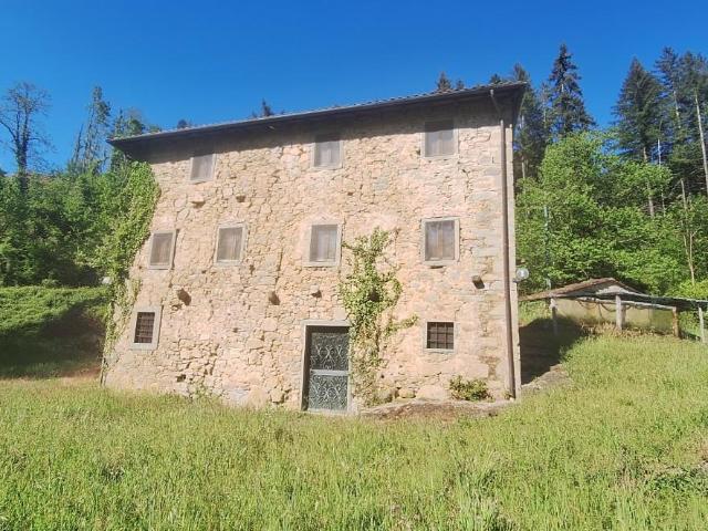 Rustico in vendita a Unione dei comuni Media Valle del Serchio, Crasciana