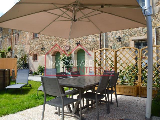 Rustico in vendita a Montebello, Camaiore