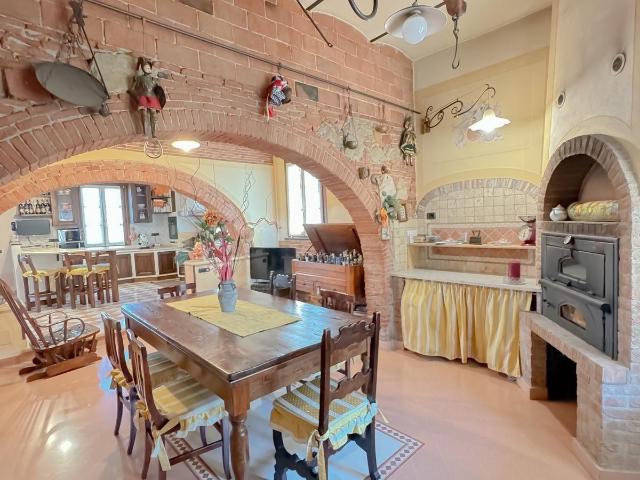 Rustico in vendita a Cascina, Toscana