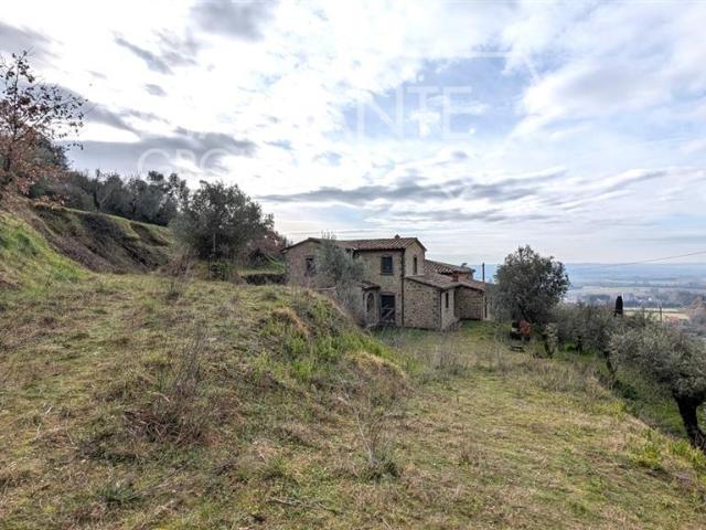 Rustico in vendita a Tavarnelle-Sant'Eusebio, Cortona