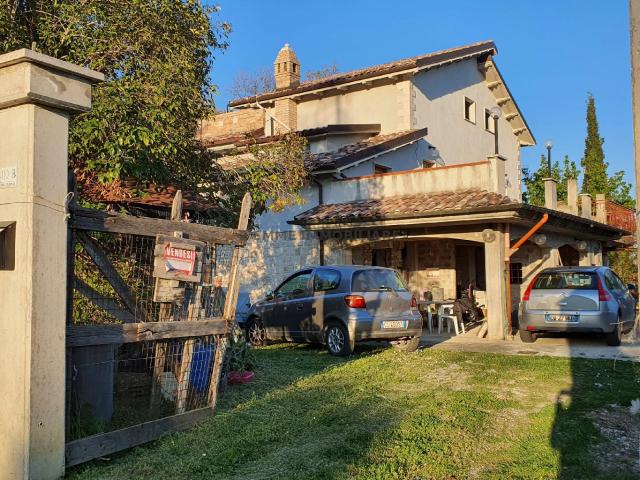 Rustico in vendita a Monticelli, Marche