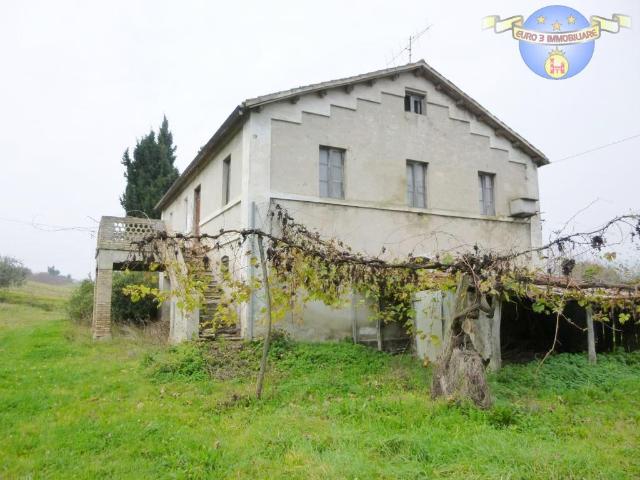 Rustico in vendita a San Giovanni, Marche