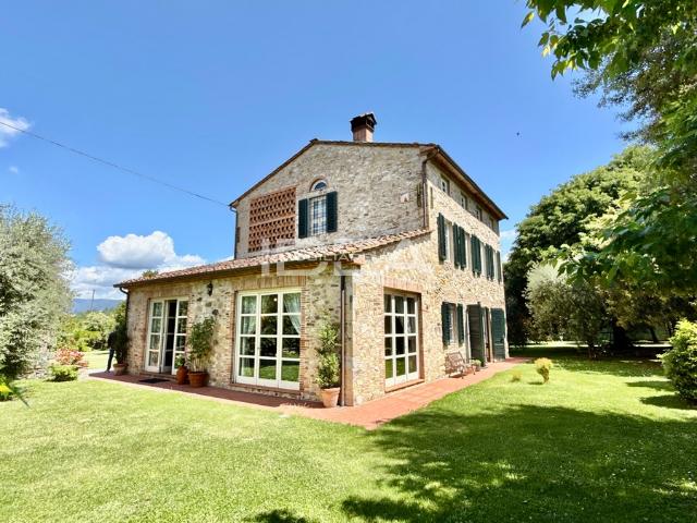 Rustico in vendita a Capannori, Toscana