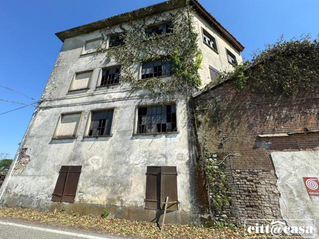 Rustico in vendita a Piemonte, Vercelli