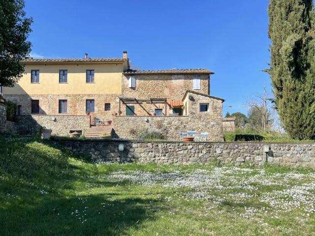 Rustico in vendita a Siena