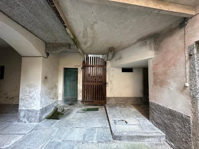 Rustico in vendita a Colazza, Novara
