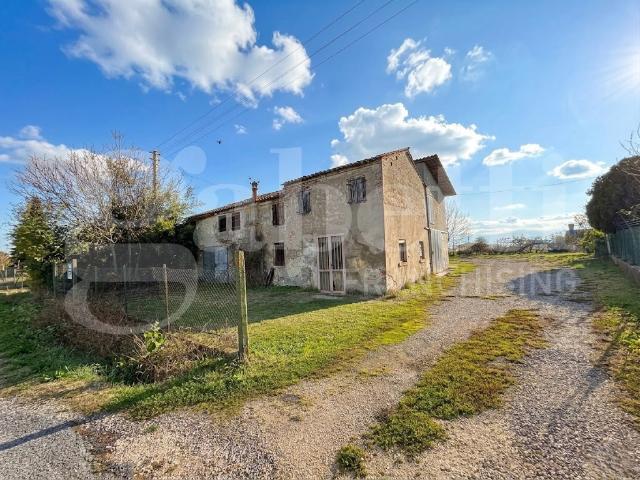 Rustico in vendita a Fratta Polesine, Veneto