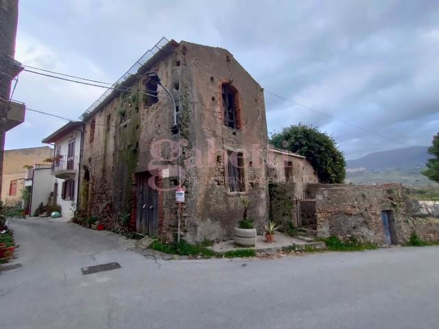 Rustico in vendita a Rodì Milici, Sicilia