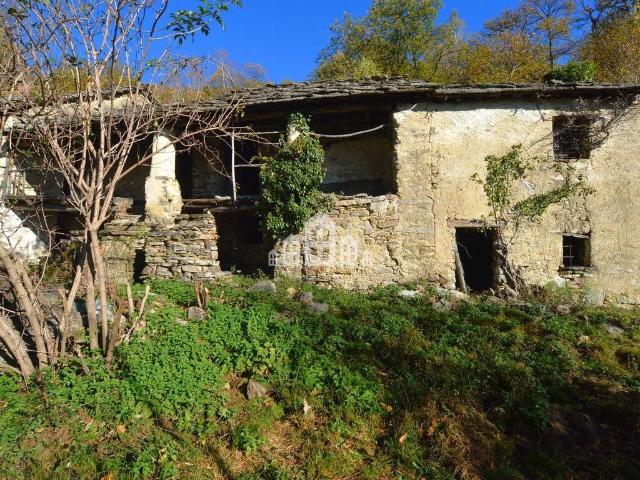 Rustico in vendita a Valchiusa, Piemonte