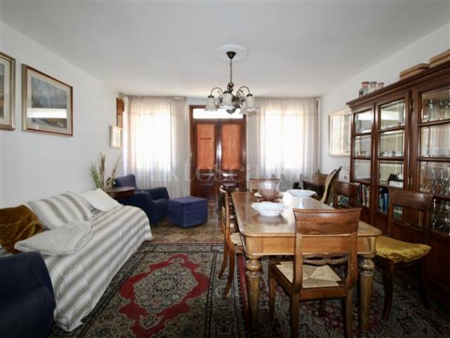 Rustico in vendita a Sclavons, Cordenons