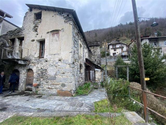 Zweifamilienhaus kaufen in Centovalli, Tessin