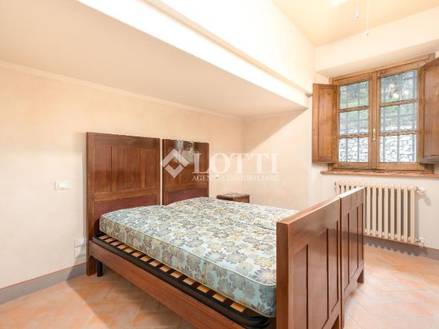 Villa Indipendente in affitto a Centro Direzionale, Prato