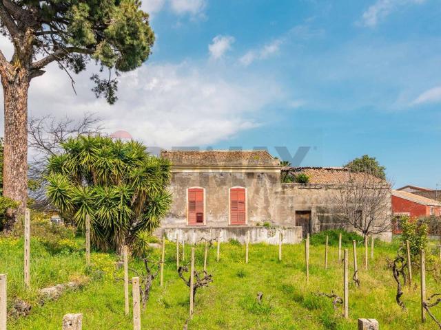 Rustico in vendita a Aci Sant'antonio, Sicilia
