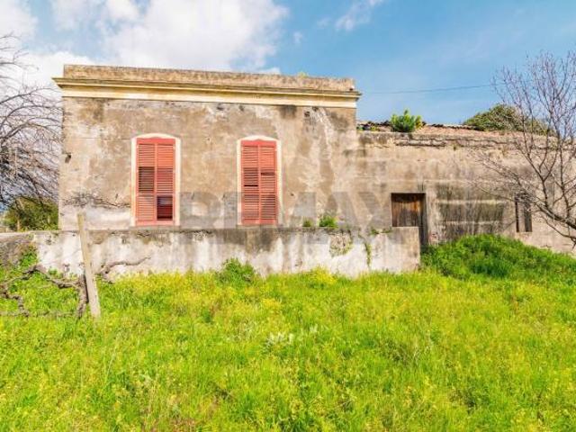 Terreno in vendita a Aci Sant'antonio, Sicilia