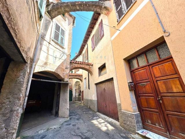 Villa Indipendente in vendita a Bastia, Albenga