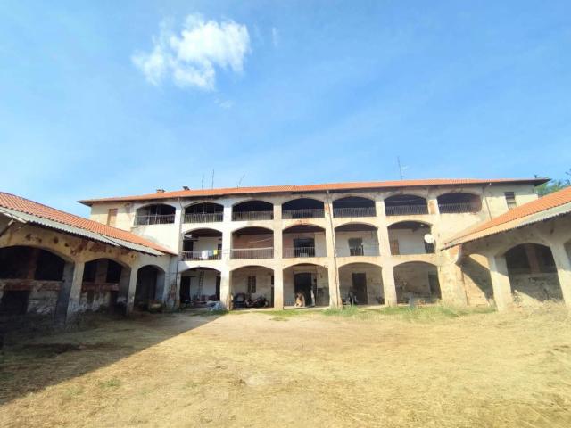 Rustico in vendita a Arluno, Lombardia