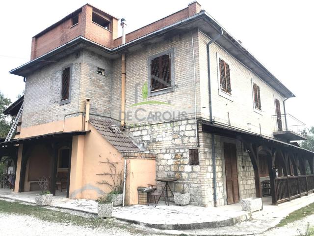Rustico in vendita a Porchiano, Marche