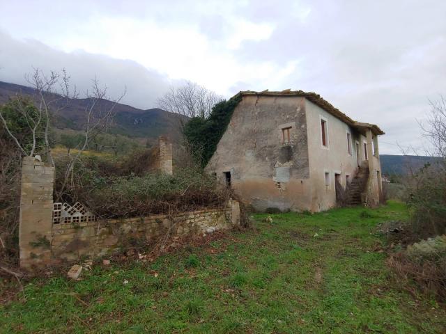 Rustico in vendita a Capodacqua, Assisi