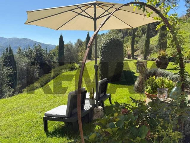 Rustico in vendita a Unione dei comuni Media Valle del Serchio, Bagni Di Lucca Villa