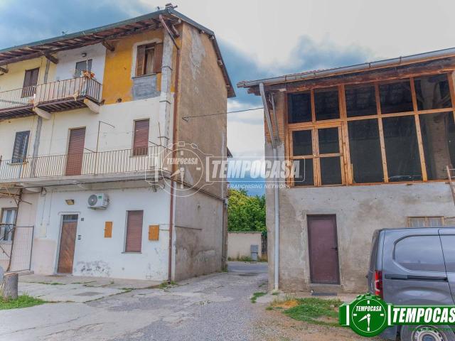 Rustico in vendita a Bareggio, Lombardia