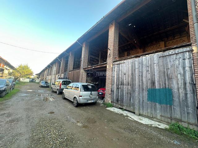 Rustico in vendita a Bareggio, Lombardia