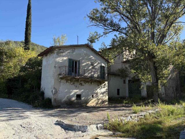 Rustico in vendita a Calenzano, Firenze