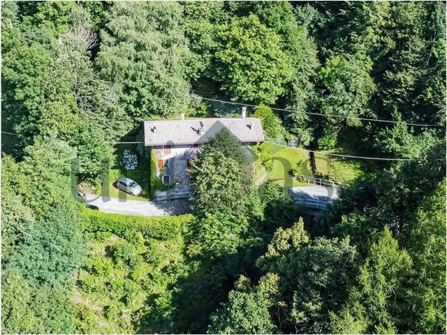 Rustico in vendita a Bellano, Lombardia