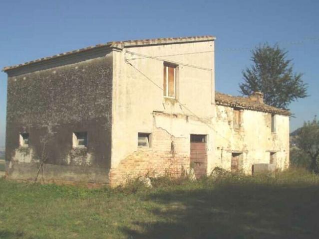 Rustico in vendita a Bellante, Abruzzo