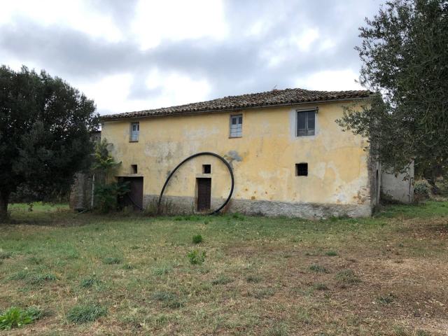 Rustico in vendita a Bellante, Abruzzo
