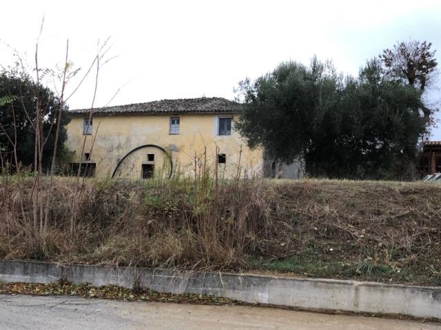 Rustico in vendita a Bellante, Abruzzo