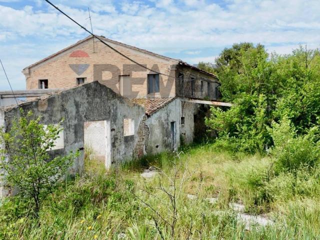 Rustico in vendita a Belvedere Ostrense, Ancona