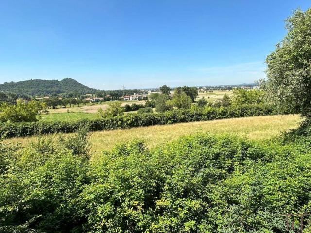 Rustico in vendita a Valbrembo, Lombardia
