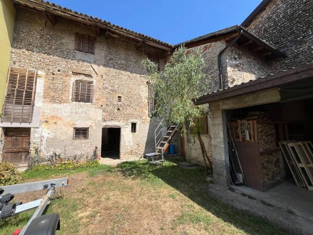 Rustico in vendita a Bertiolo / Bertiûl, Udine / Udin / Videm