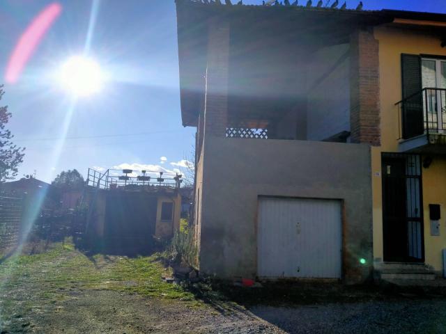 Rustico in vendita a Biandronno, Lombardia