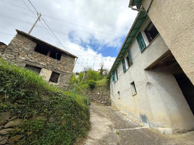 Villa Indipendente in vendita a Aquila Di Arroscia, Liguria