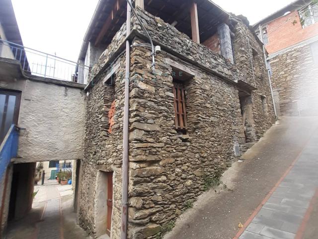 Rustico in vendita a Aquila Di Arroscia, Liguria