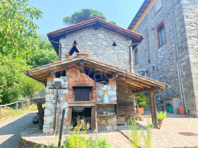 Rustico in vendita a Bagni Di Lucca Ponte, Toscana