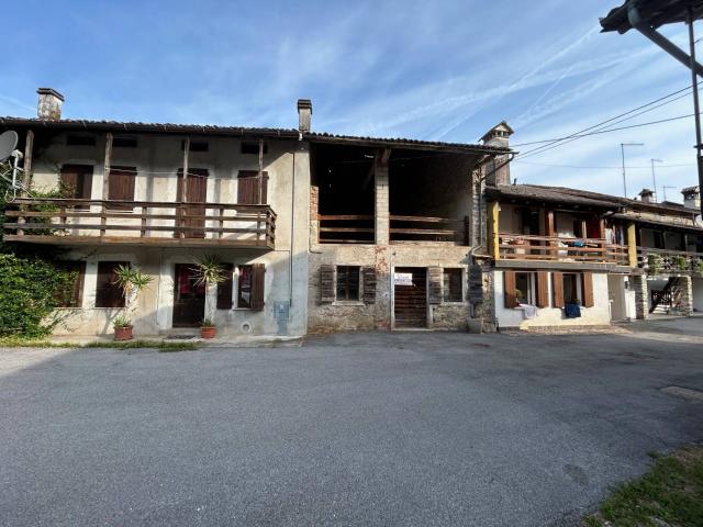 Rustico in vendita a Borgo Valbelluna, Lentiai